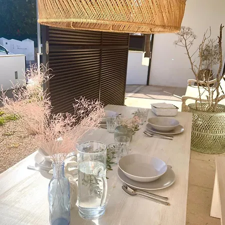 Precioso Retiro Junto Al Mar *