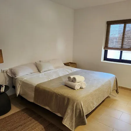Luminoso Retiro En 2 Dorm Junto Al Mar Son Carrio (Menorca)